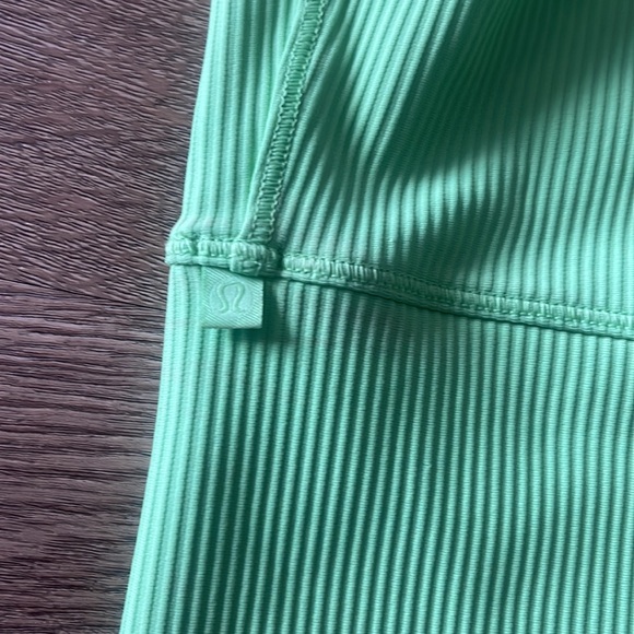 Lululemon Reversible Power Pivot Ribbed Tank Top - Picture 8 of 9